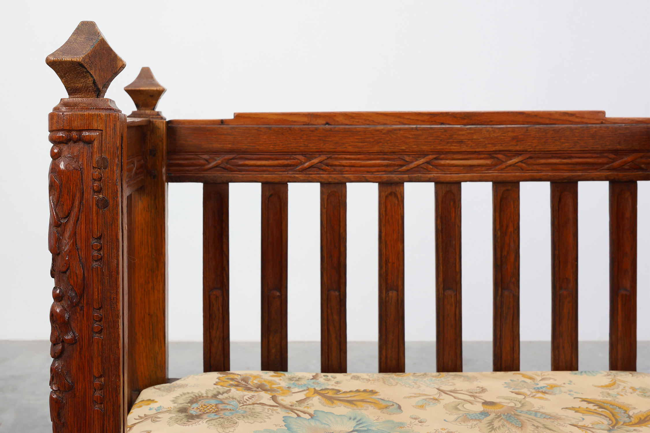 Large Arts & Crafts oak side chair, Belgium ca. 1915 thumbnail